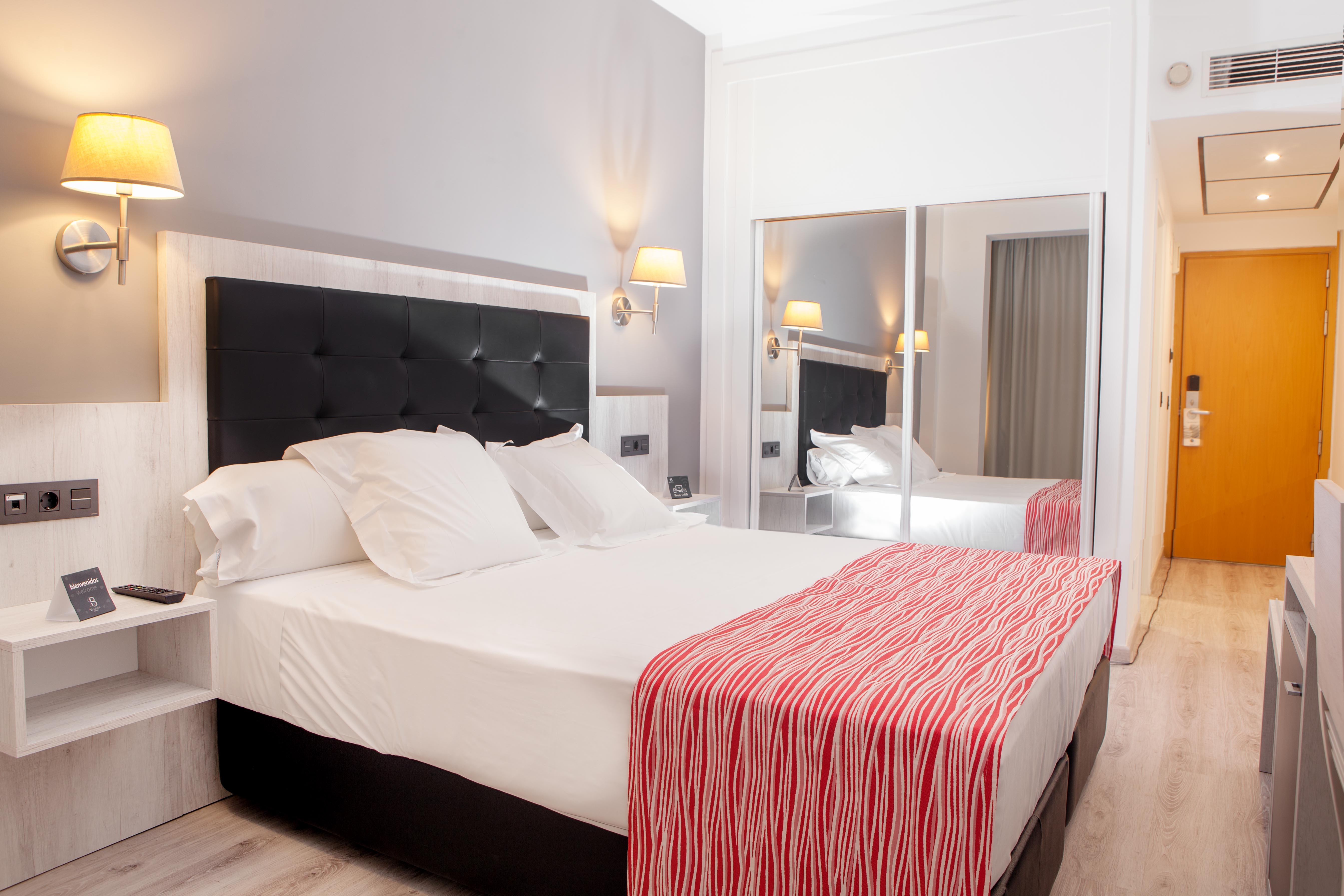Soho Boutique Bahia Malaga Hotel Екстериор снимка