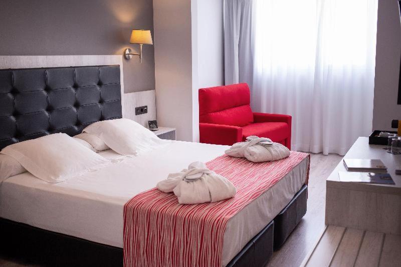Soho Boutique Bahia Malaga Hotel Стая снимка